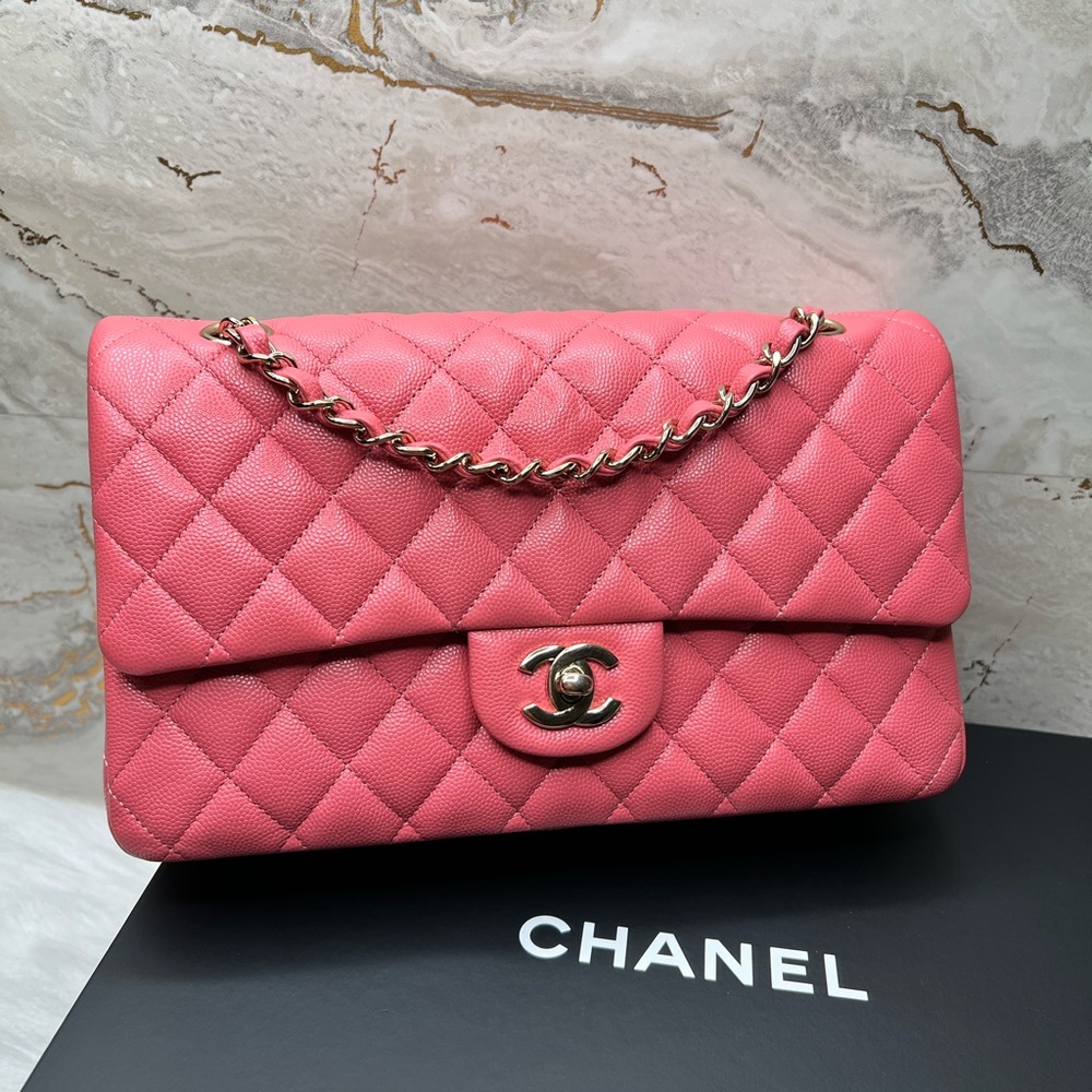 #055000XB Medium Chanel Classic Flap
